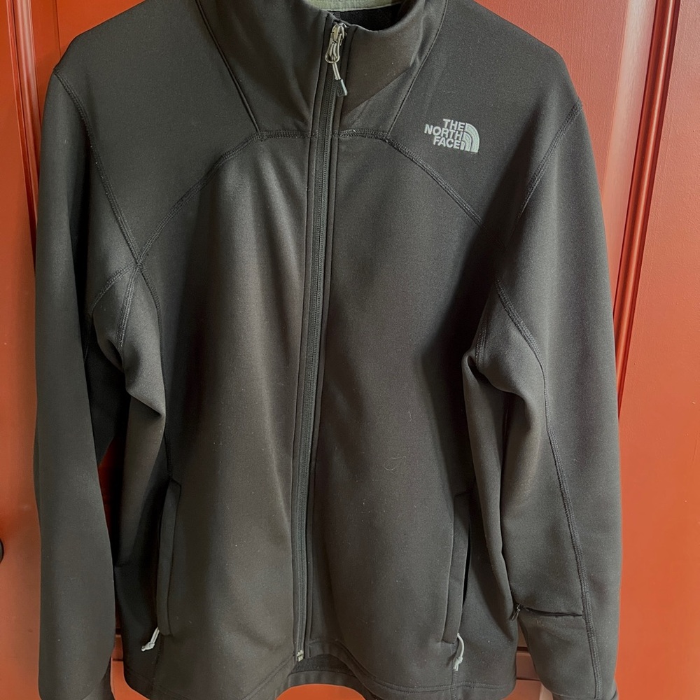 🌸The North Face women’s black jacket. Excellent condition. Size xl.